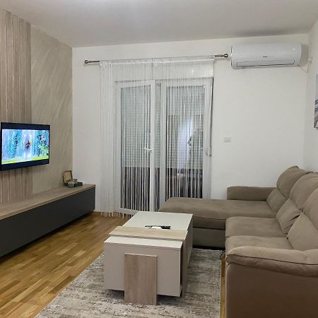 Stylish Charming Apartment 포드고리차 외부 사진