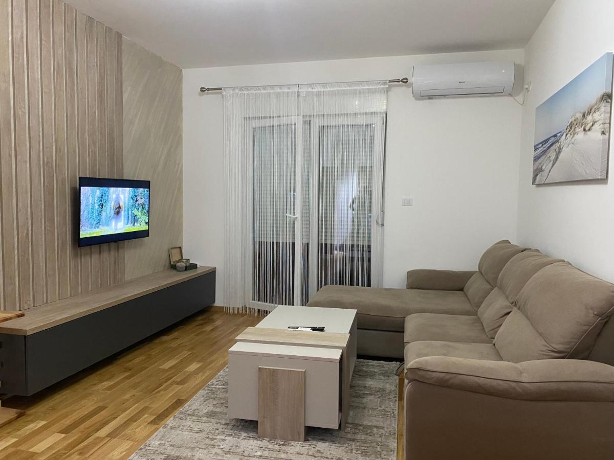 Stylish Charming Apartment 포드고리차 외부 사진