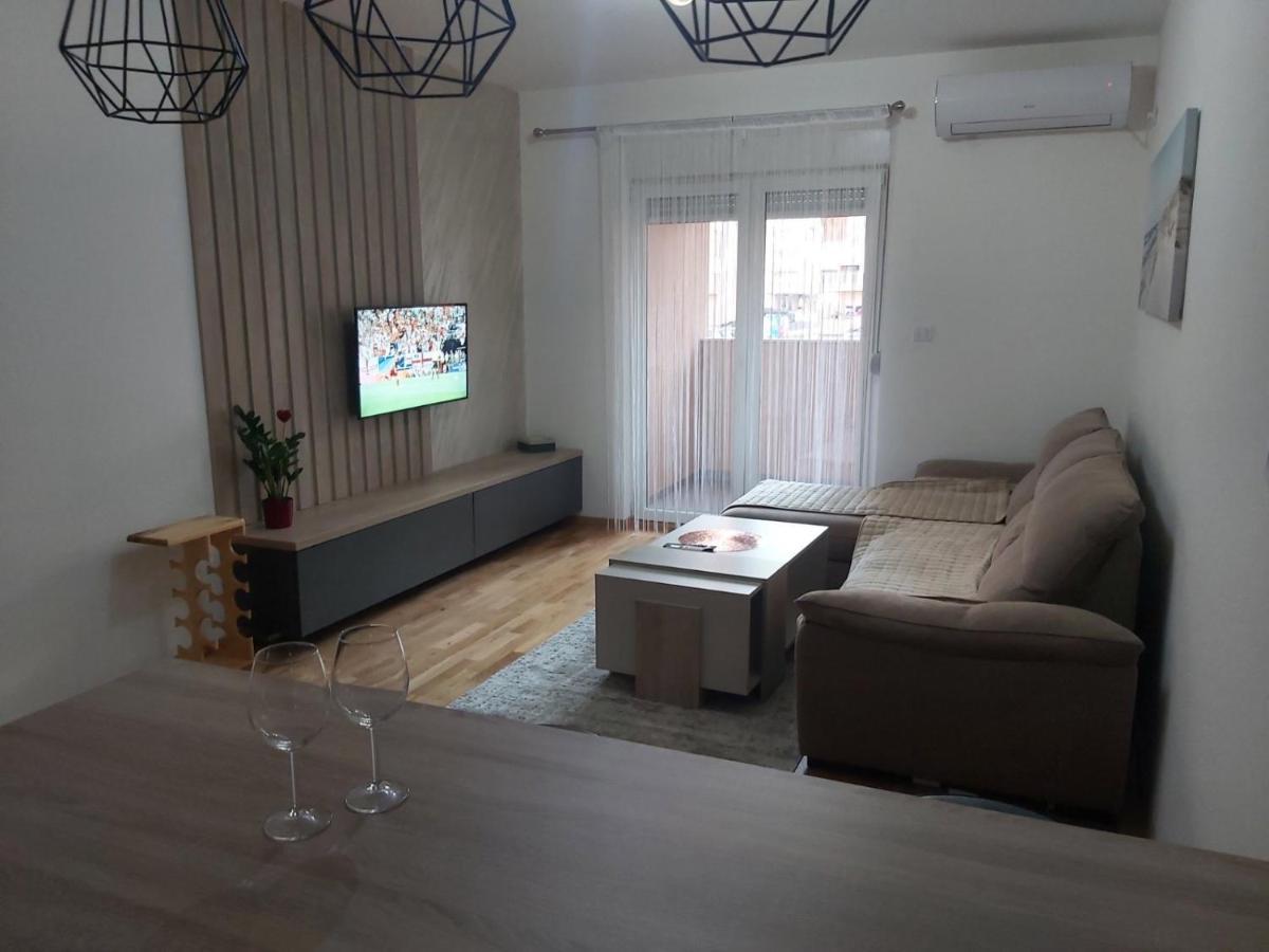 Stylish Charming Apartment 포드고리차 외부 사진